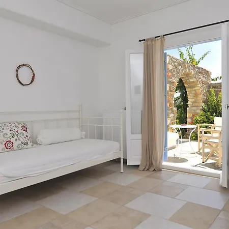 Degaetas * Antiparos Town