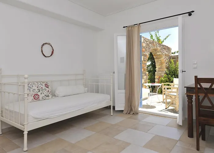 Degaetas * Antiparos Town